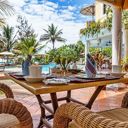 Hotel Afrochic Diani Ukunda Esterno foto
