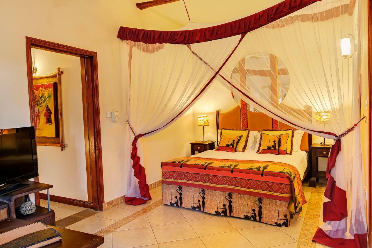 Hotel Afrochic Diani Ukunda Esterno foto